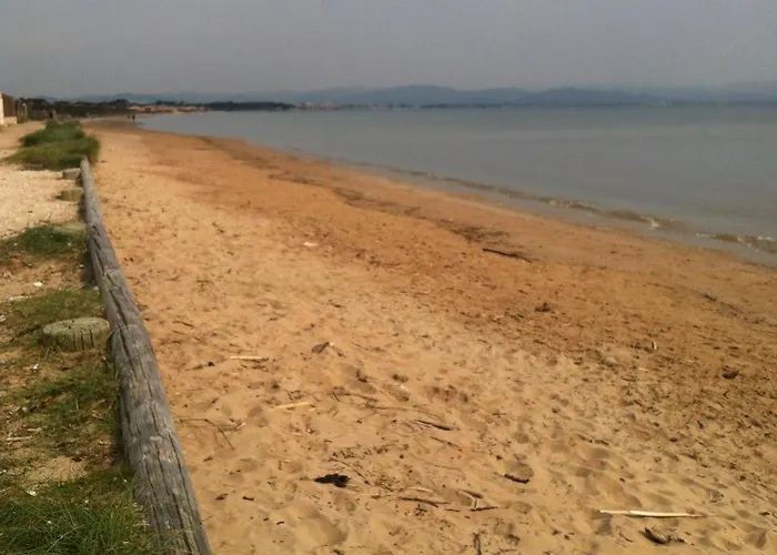 Magnifique Les Pieds Dans L'eau Presqu'ile De Giens *